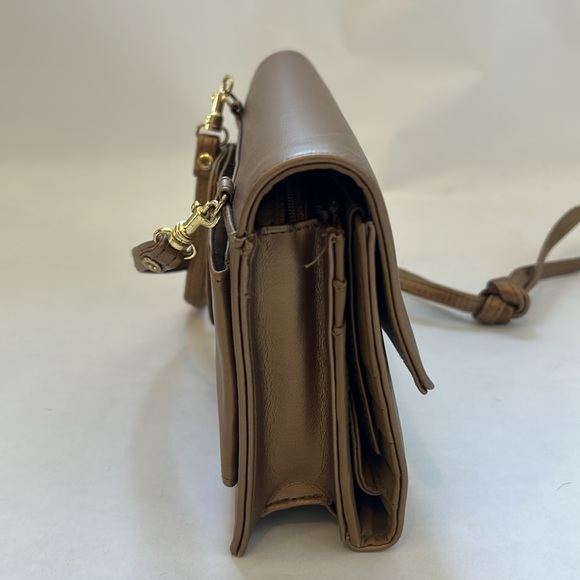 NWOT Elegant Deep Gold Crossbody Bag - Picture 2 of 11